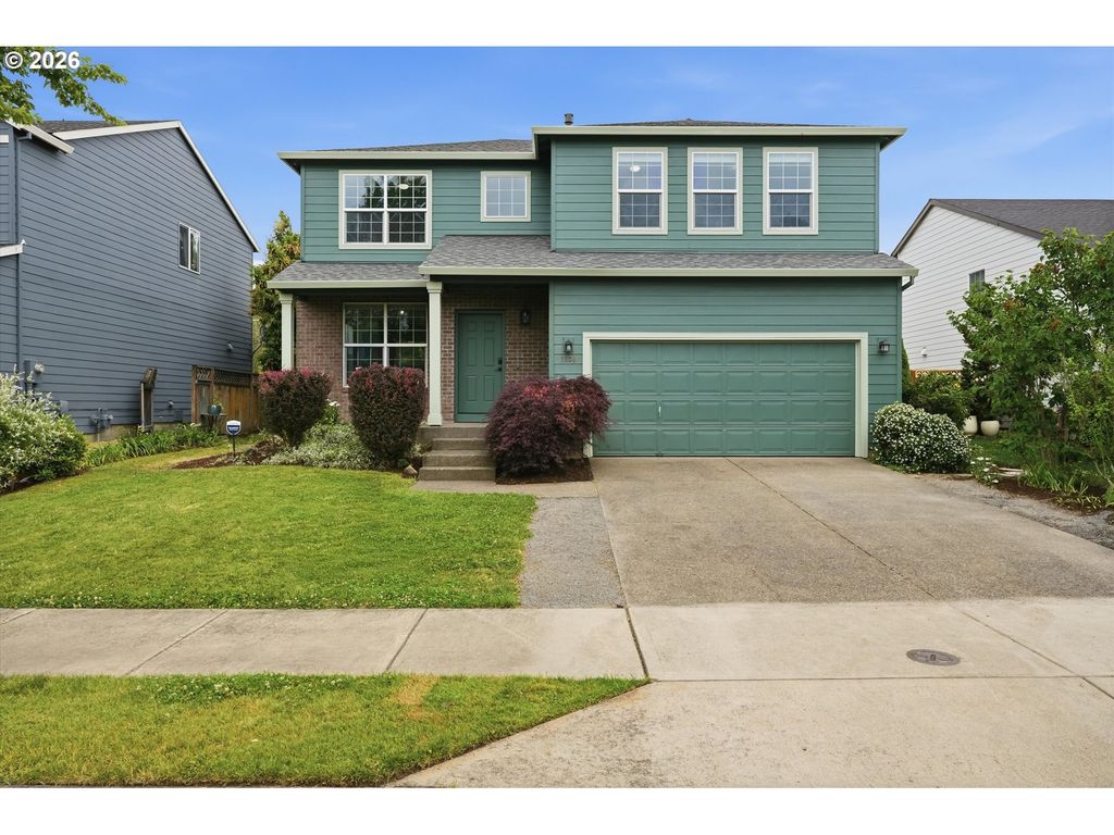 2536 EDGEWATER Dr, Woodburn, OR 97071