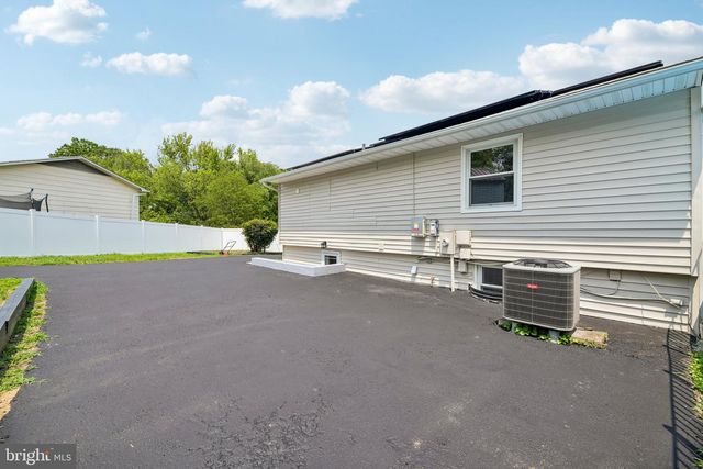 6023 MASSAPONAX DR, Fredericksburg, VA 22407