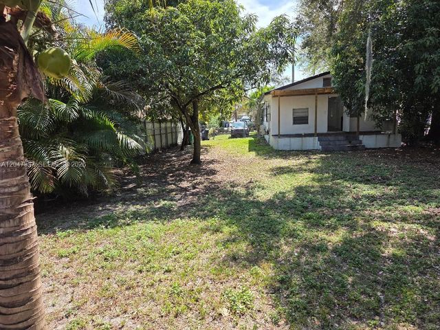 2911 NW 30th St, Miami, FL 33142