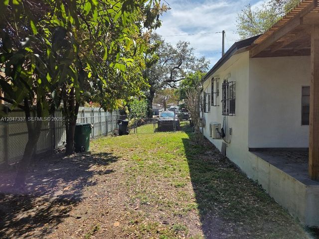 2911 NW 30th St, Miami, FL 33142
