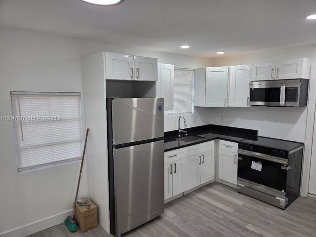 2911 NW 30th St, Miami, FL 33142