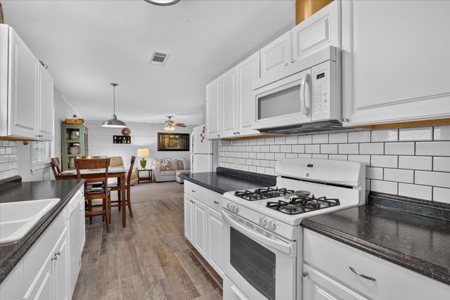 6200 Lalagray Lane, Watauga, TX 76148