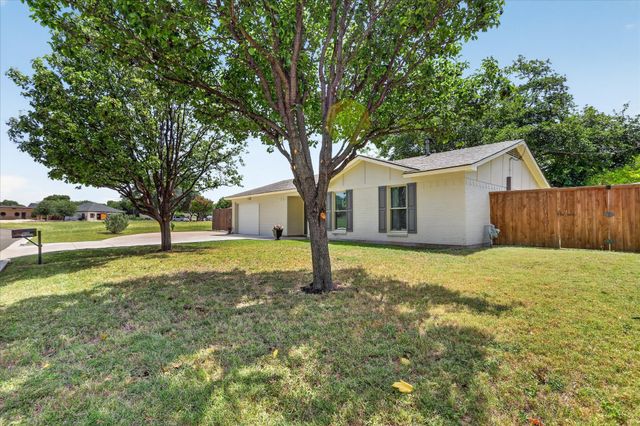 6200 Lalagray Lane, Watauga, TX 76148