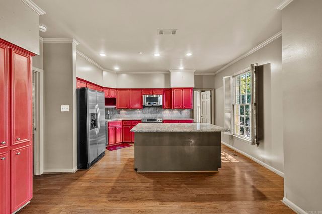 2905 Justin Matthews Dr, North Little Rock, AR 72116