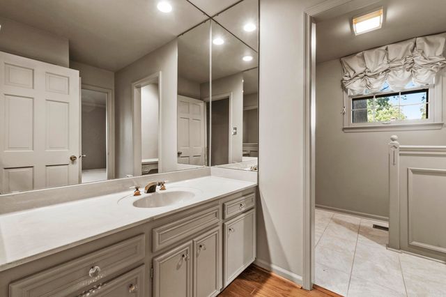 2905 Justin Matthews Dr, North Little Rock, AR 72116