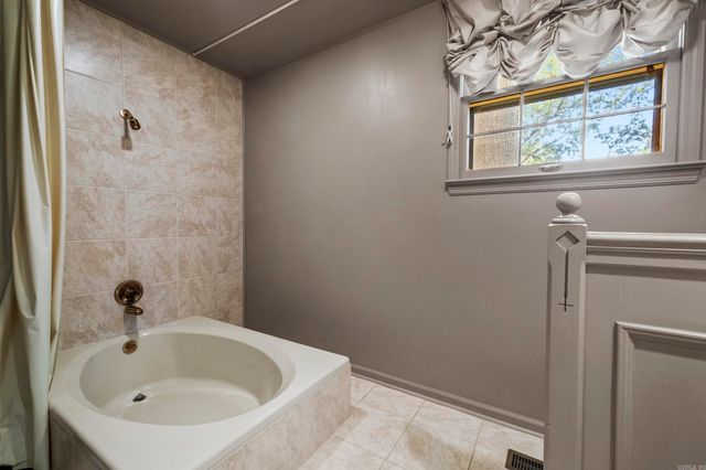 2905 Justin Matthews Dr, North Little Rock, AR 72116