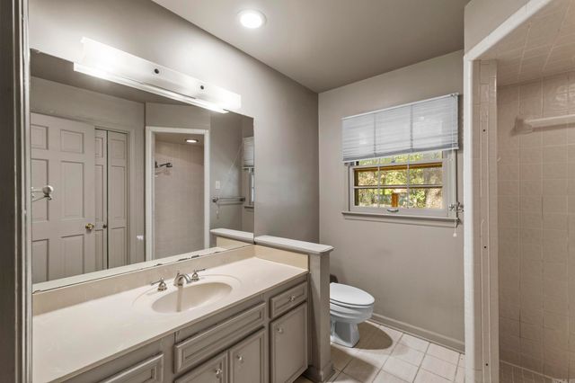 2905 Justin Matthews Dr, North Little Rock, AR 72116