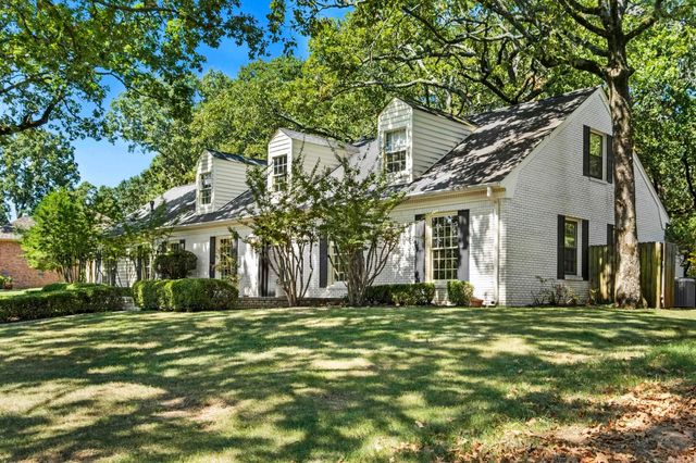 2905 Justin Matthews Dr, North Little Rock, AR 72116
