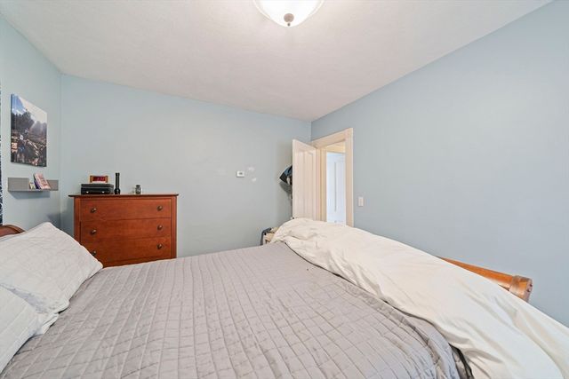 118 E Elm Ave, Quincy, MA 02170