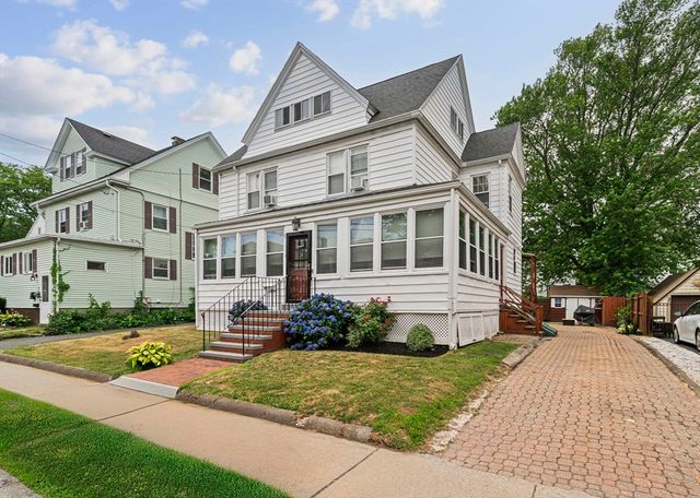 118 E Elm Ave, Quincy, MA 02170