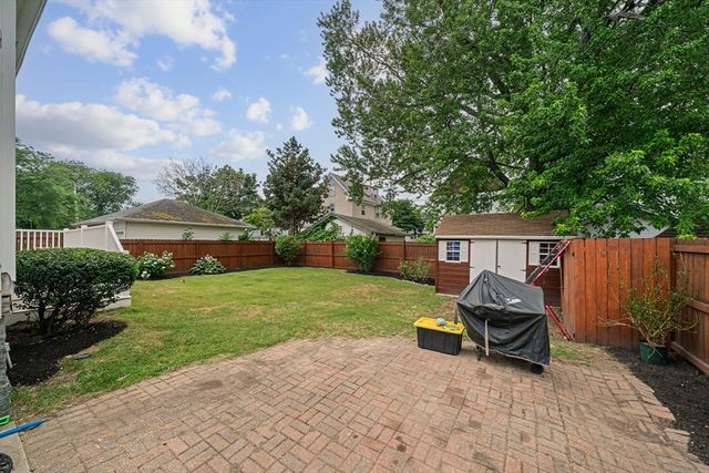 118 E Elm Ave, Quincy, MA 02170