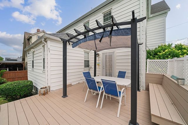 118 E Elm Ave, Quincy, MA 02170