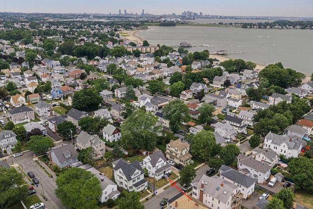 118 E Elm Ave, Quincy, MA 02170