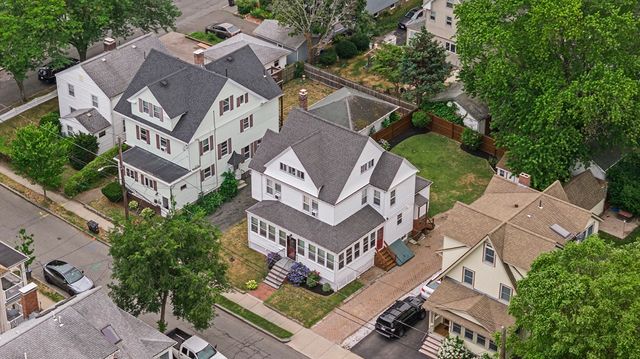 118 E Elm Ave, Quincy, MA 02170