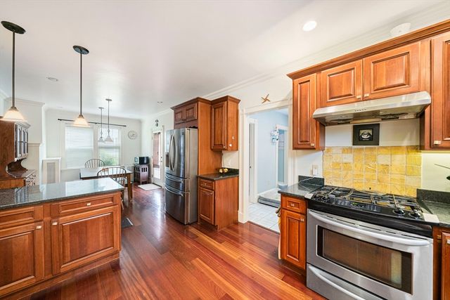 118 E Elm Ave, Quincy, MA 02170