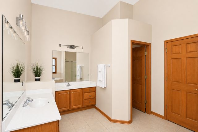 2198 Sutton Drive, South Elgin, IL 60177