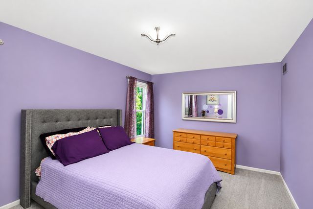 2198 Sutton Drive, South Elgin, IL 60177