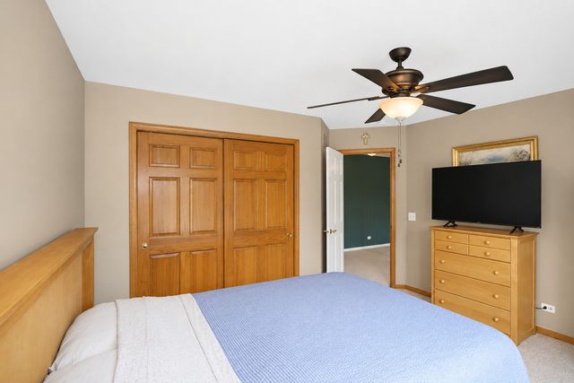 2198 Sutton Drive, South Elgin, IL 60177