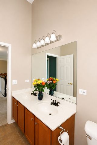 2198 Sutton Drive, South Elgin, IL 60177