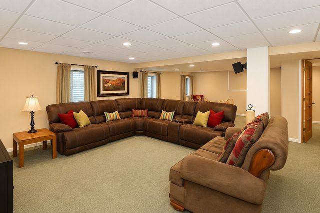 2198 Sutton Drive, South Elgin, IL 60177