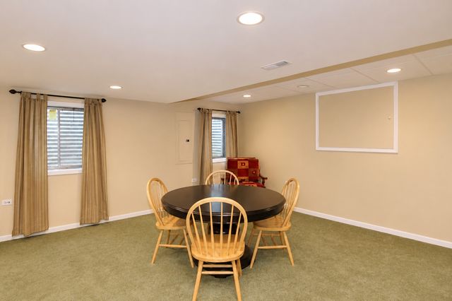 2198 Sutton Drive, South Elgin, IL 60177