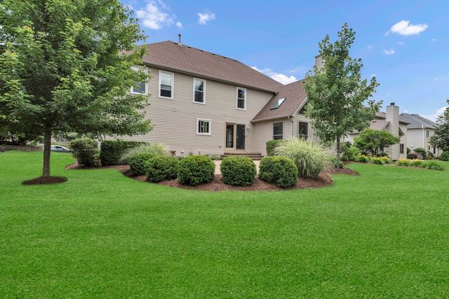 2198 Sutton Drive, South Elgin, IL 60177