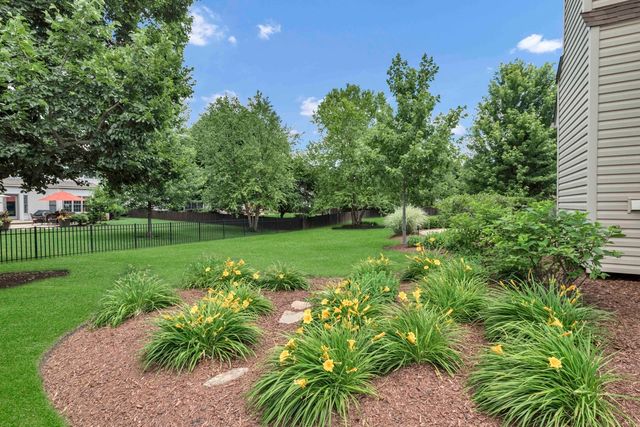 2198 Sutton Drive, South Elgin, IL 60177