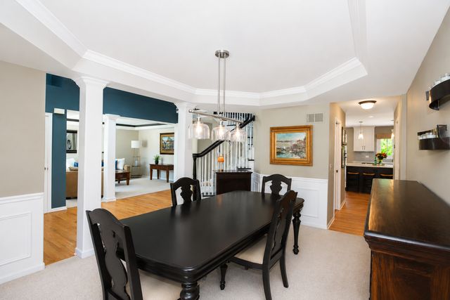 2198 Sutton Drive, South Elgin, IL 60177