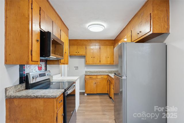 1126 Old US 70 Highway W, Black Mountain, NC 28711