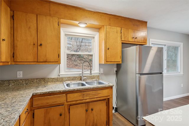 1126 Old US 70 Highway W, Black Mountain, NC 28711