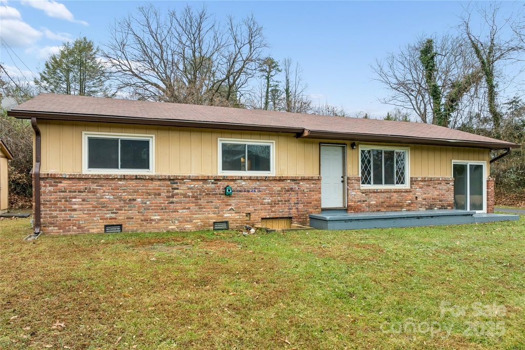 1126 Old US 70 Highway W, Black Mountain, NC 28711