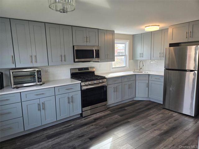 35 Keegan Street, Elmont, NY 11003