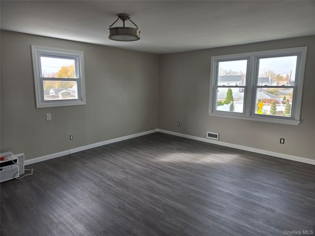 35 Keegan Street, Elmont, NY 11003