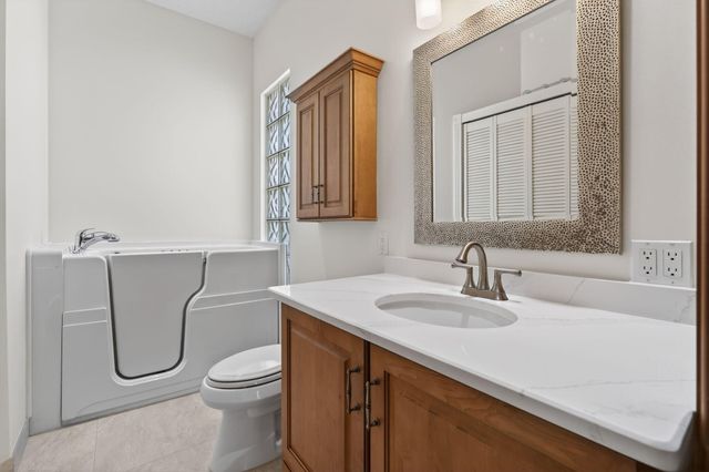 8293 SE Palm Hammock Lane, Hobe Sound, FL 33455