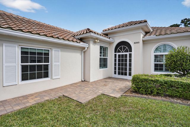 8293 SE Palm Hammock Lane, Hobe Sound, FL 33455