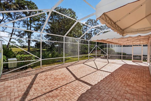 8293 SE Palm Hammock Lane, Hobe Sound, FL 33455