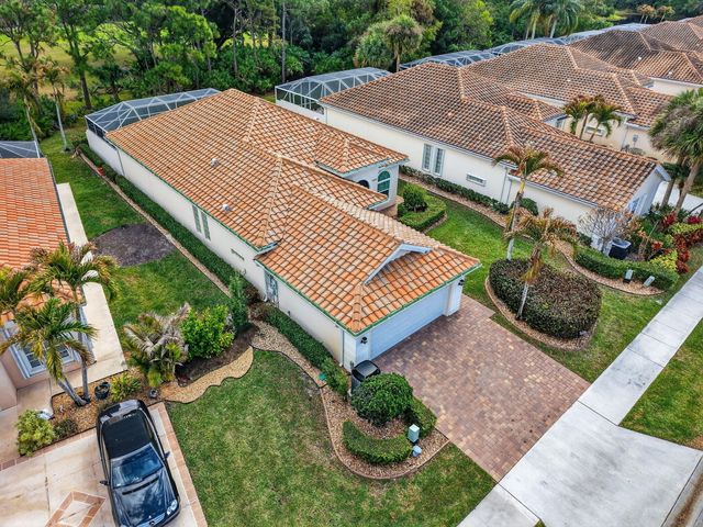 8293 SE Palm Hammock Lane, Hobe Sound, FL 33455