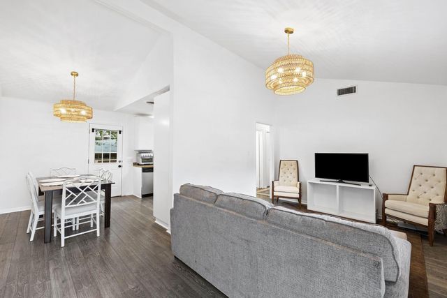 1717 Bluebonnet LN, Austin, TX 78704
