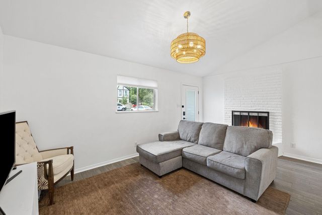 1717 Bluebonnet LN, Austin, TX 78704