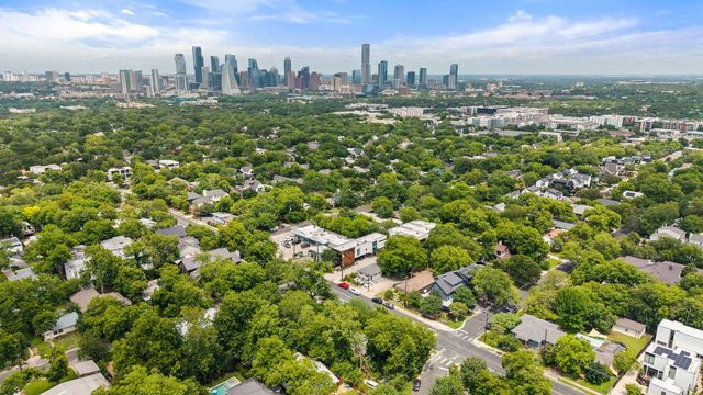 1717 Bluebonnet LN, Austin, TX 78704