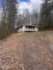 1096 Dry Creek Road, Elizabethton, TN 37643
