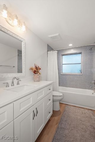 2466 N Westwood DR, North Fort Myers, FL 33917