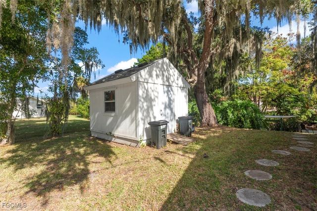 2466 N Westwood DR, North Fort Myers, FL 33917