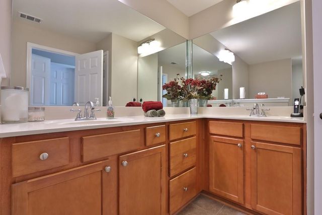 501 Grove Field Court, Suwanee, GA 30024