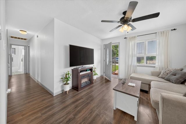 4956 Dunbar Street, Fort Worth, TX 76105