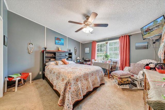 105 CHEROKEE LN, Thaxton, VA 24174