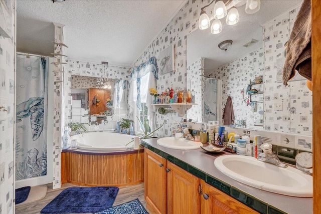 105 CHEROKEE LN, Thaxton, VA 24174