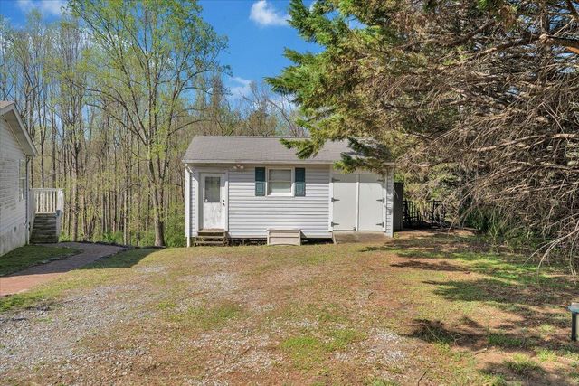 105 CHEROKEE LN, Thaxton, VA 24174