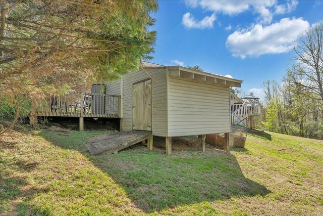 105 CHEROKEE LN, Thaxton, VA 24174