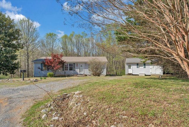 105 CHEROKEE LN, Thaxton, VA 24174